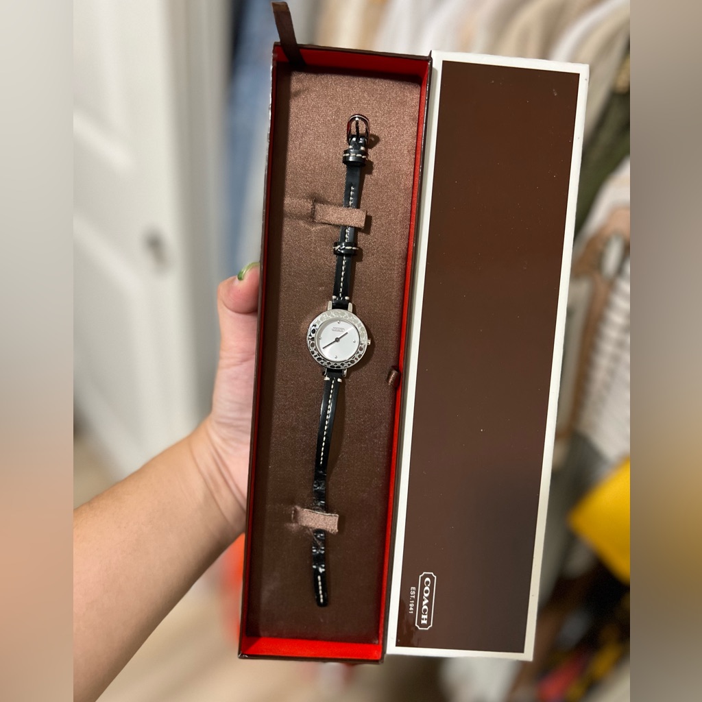 2010 Coach Genuine Leather Watch With Box